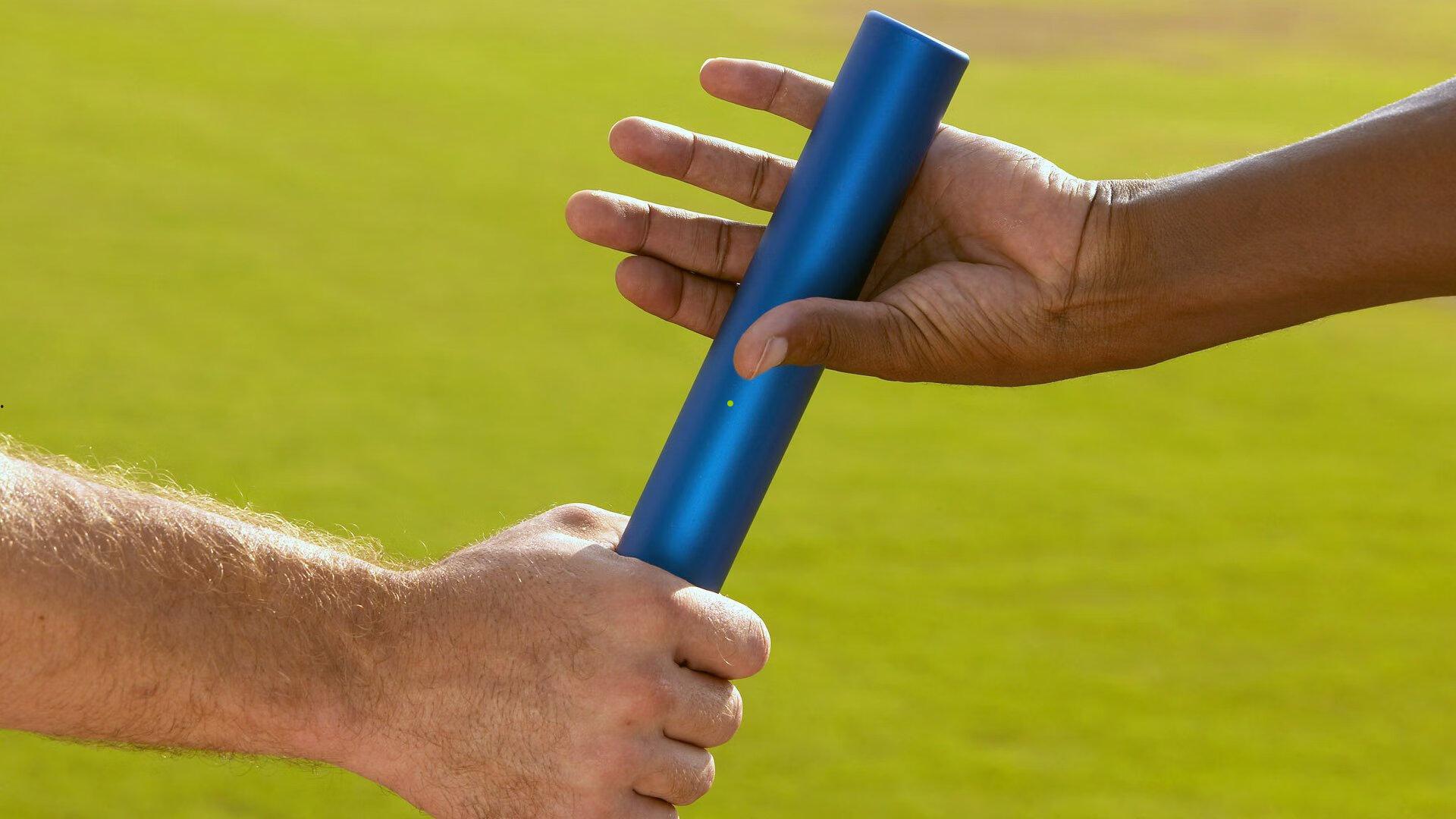 内维尔直言切尔西存在明显缺陷，争冠之路仍显漫长